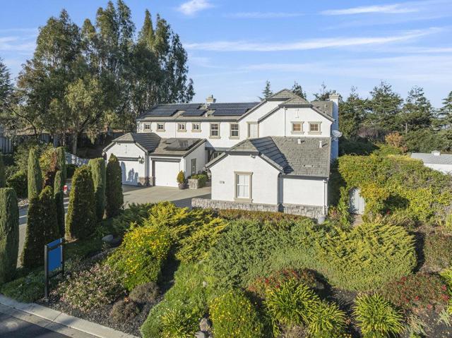 310 Via Vaquero Norte, San Juan Bautista CA: https://media.crmls.org/mediaz/1b932eeb-10f3-4d77-926c-ec784fe4a522.jpg