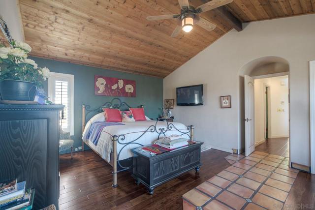 2848 Sunset Hills, Escondido CA: https://media.crmls.org/mediaz/1b94546d-bc3b-4326-89e5-ba08cf4b739d.jpg