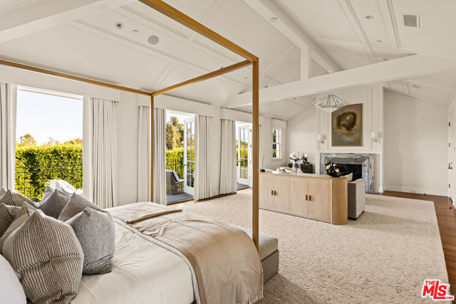 1232 Corsica Drive, Pacific Palisades CA: https://media.crmls.org/mediaz/1b94e20d-e98b-4c26-a4dd-4bae228cdc8c.jpg