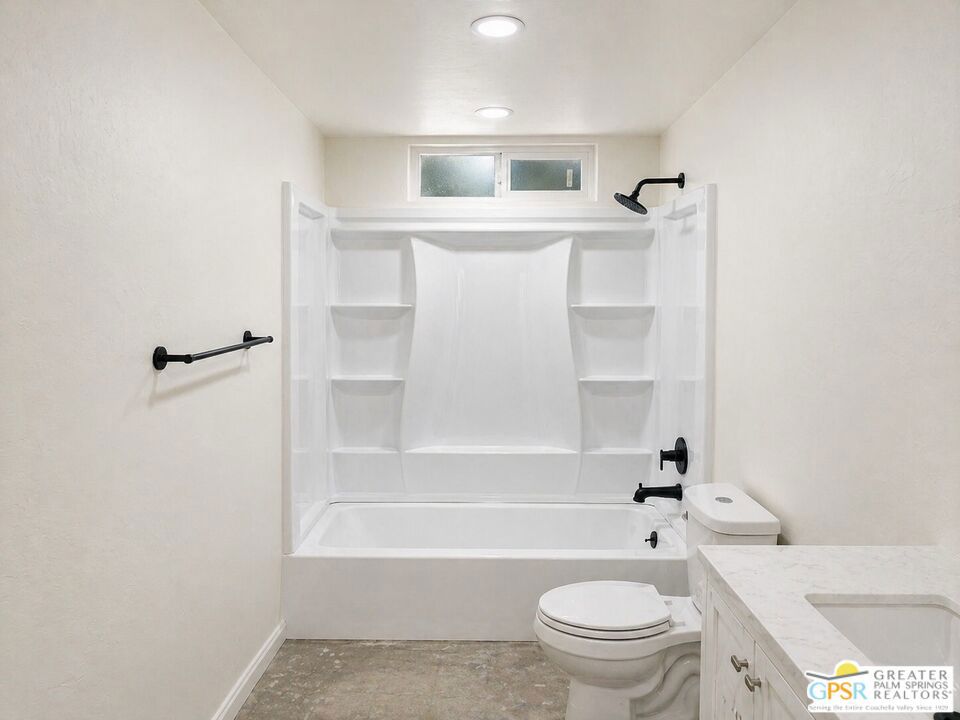https://media.crmls.org/mediaz/1b9646c4-bb19-4762-8c9f-2963038dad59.jpg?preset=X-Large