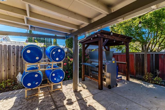 3454 Halifax Way, Concord CA: https://media.crmls.org/mediaz/1b98261d-b8ab-4fad-8064-7cce9d7d961e.jpg