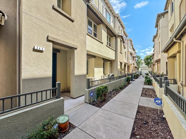 343 Williams Way, Hayward CA: https://media.crmls.org/mediaz/1b984dac-4b21-4a8f-b72a-f22ca63a0bfa.jpg