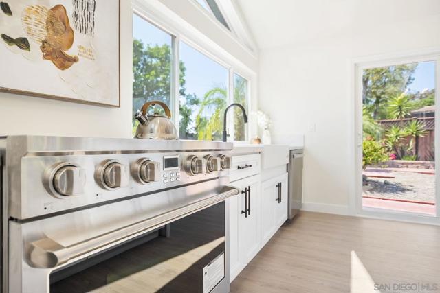 9956 Cummins Pl, San Diego CA: https://media.crmls.org/mediaz/1b984de4-1b7c-444b-b3fd-6e2677bb18aa.jpg