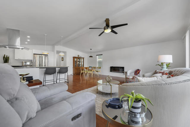 49305 Highway 74, Palm Desert CA: https://media.crmls.org/mediaz/1b98892e-d0d4-48b3-963e-aa3a9b13ac40.jpg