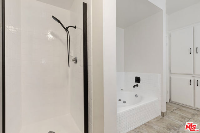 828 S Bedford Street, Los Angeles CA: https://media.crmls.org/mediaz/1b98f43f-bc73-4d4e-bf0e-dc2b2e7eb763.jpg