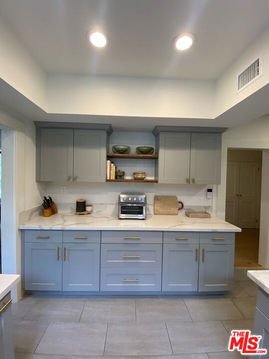 1825 Midvale Avenue, Los Angeles CA: https://media.crmls.org/mediaz/1b9901bc-19fb-4198-9ac9-8ce79e945610.jpg