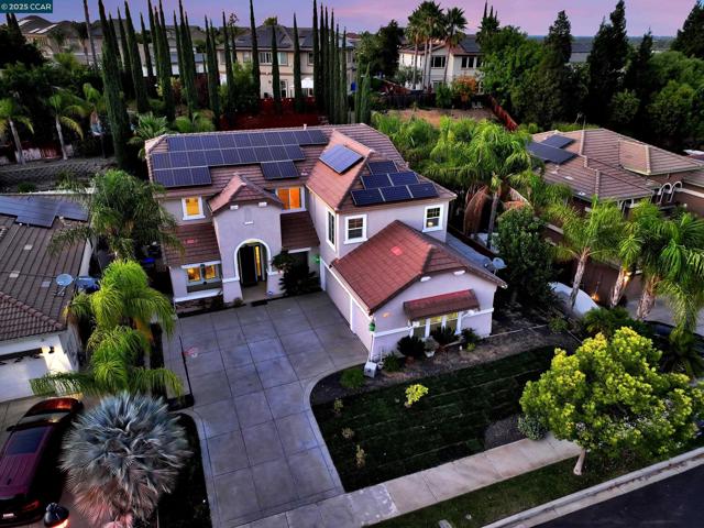 2593 Camel Back Rd, Brentwood CA: https://media.crmls.org/mediaz/1b99e879-9f21-445a-8882-3ae3d7928799.jpg