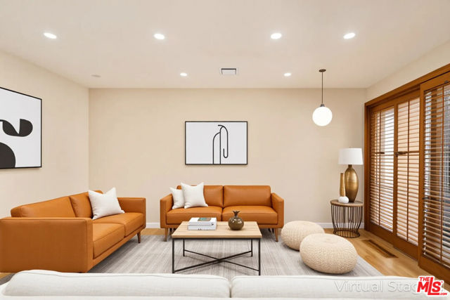 4042 Stoneriver Court, Westlake Village CA: https://media.crmls.org/mediaz/1b9a41da-265b-43f7-a9e1-3a1a50418725.jpg