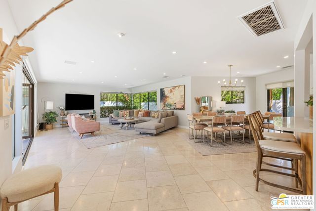 290 W Lilliana Drive, Palm Springs CA: https://media.crmls.org/mediaz/1b9a55a5-8ec9-42d2-9c26-e6c5b5a8d7bf.jpg