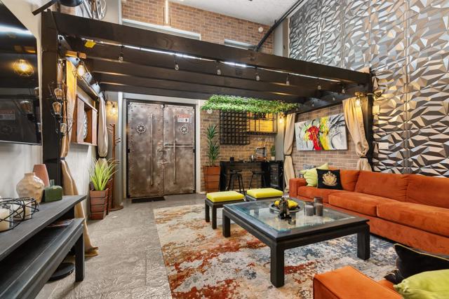 350 11Th Avenue, San Diego CA: https://media.crmls.org/mediaz/1b9abd22-31cc-4d60-9c74-8b2e86b1ff32.jpg