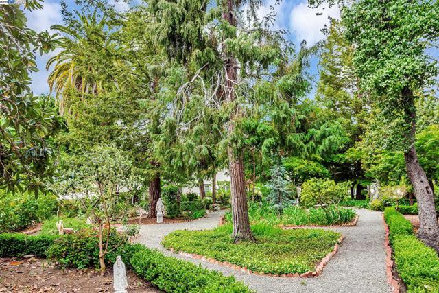 43150 Calle Familia, Fremont CA: https://media.crmls.org/mediaz/1b9b0735-8eec-4342-ac2a-c7ddb437dfa4.jpg