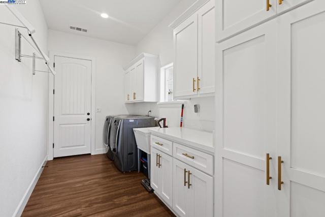 Image 36 of 47 For 1761 Springvale Rd
