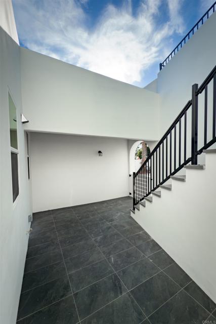 1513 California Street, Oceanside CA: https://media.crmls.org/mediaz/1b9bfcab-b031-451f-8750-7c8601960591.jpg