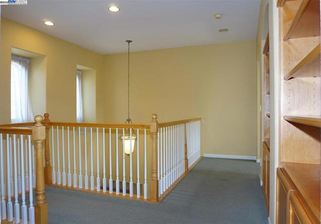 30278 Willowbrook Rd, Hayward CA: https://media.crmls.org/mediaz/1b9c057d-27c5-4260-a1bf-35d26c294c69.jpg