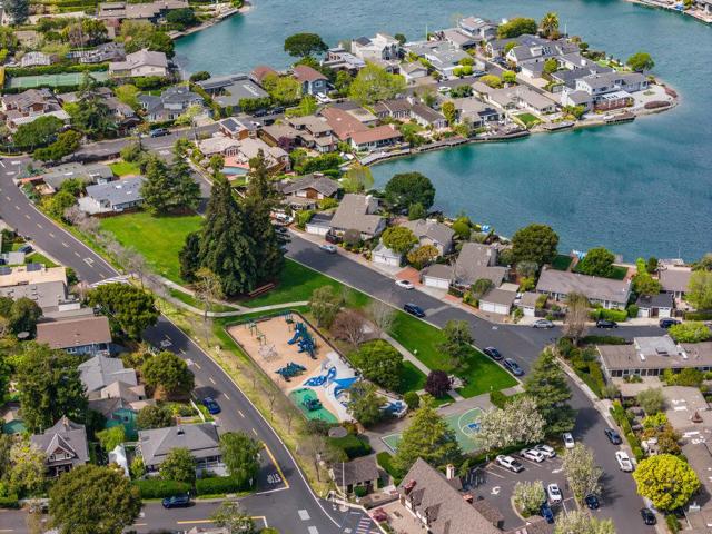 329 San Rafael Avenue, Belvedere CA: https://media.crmls.org/mediaz/1b9c13a7-8819-4c06-a7f0-6165ccee9714.jpg