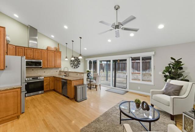 3761 Thousand Oaks Drive, San Jose CA: https://media.crmls.org/mediaz/1b9c6b7e-2b26-4a46-8b80-4c3246e19a05.jpg