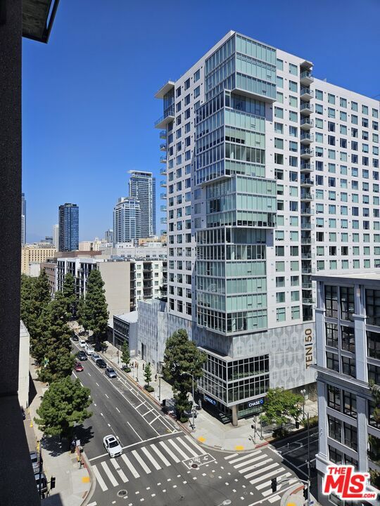 1111 S Grand Avenue, Los Angeles CA: https://media.crmls.org/mediaz/1b9c72ed-314b-4eff-9526-495c68e81b17.jpg
