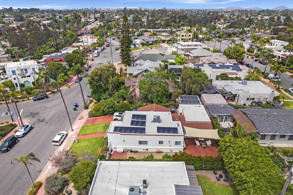 MLS #250035692SD img 3