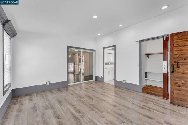 189 Suez Dr, Pacheco CA: https://media.crmls.org/mediaz/1b9dd0d0-6ea2-4519-839c-cf754e7a8dd7.jpg