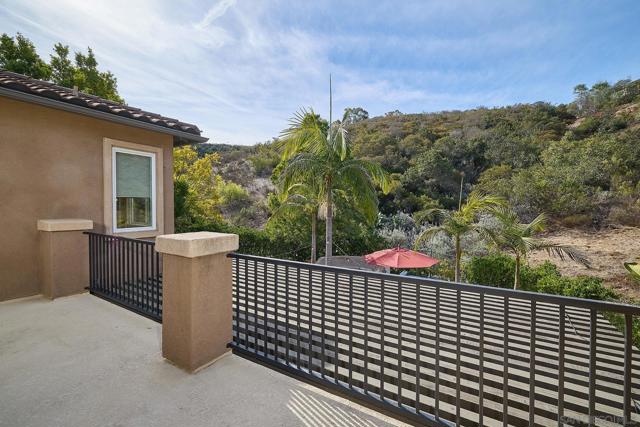 12647 Westly Ln, San Diego CA: https://media.crmls.org/mediaz/1b9df903-3096-4976-ad53-001eda3dedc9.jpg