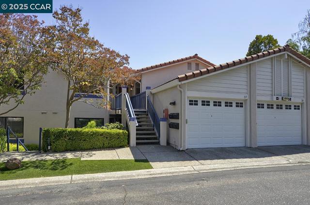 4243 Terra Granada Dr, Walnut Creek CA: https://media.crmls.org/mediaz/1b9e254e-6cf7-4249-8e52-f0e15f590058.jpg