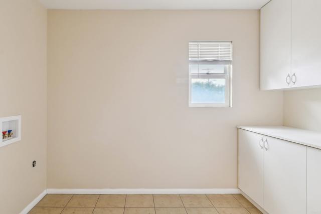 1215 Weaver St, San Diego CA: https://media.crmls.org/mediaz/1b9efc5c-f423-4357-94cb-94cc4b410324.jpg