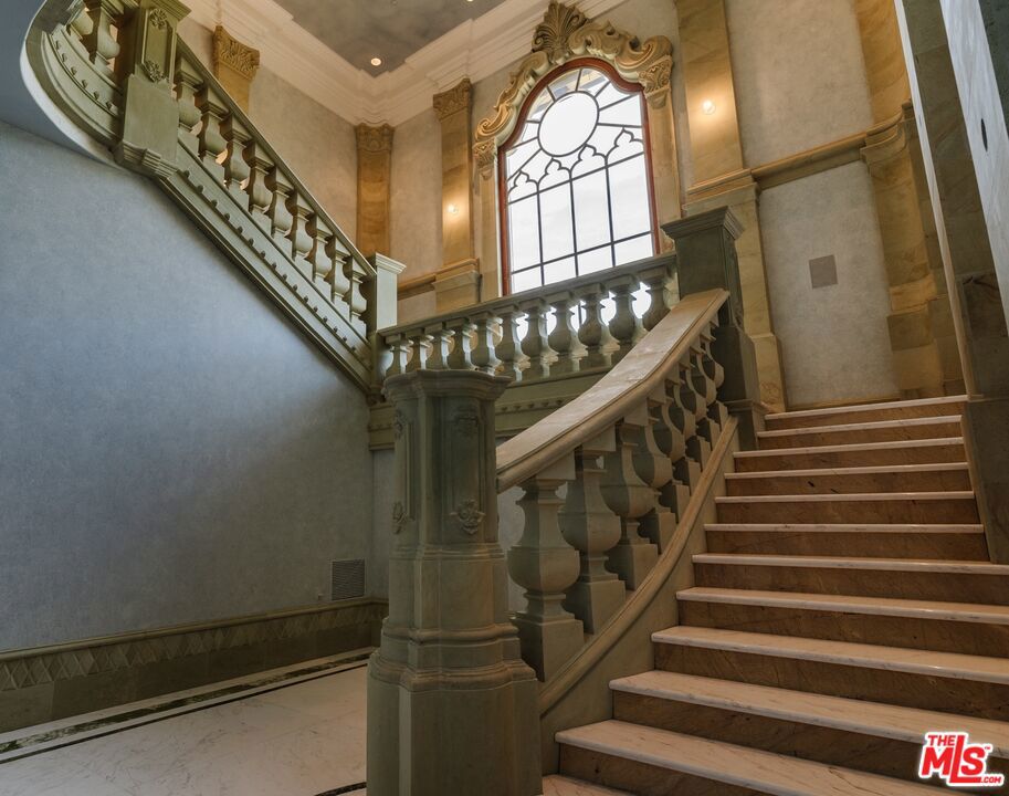 https://media.crmls.org/mediaz/1b9f1863-2b60-40b4-abd1-b7cf4e50ceb6.jpg?preset=X-Large