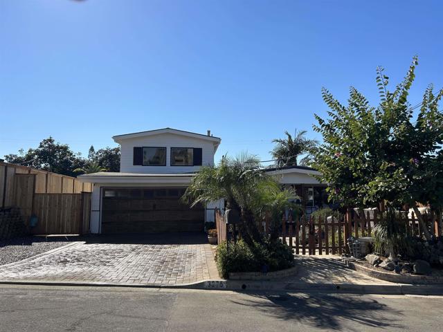 3275 Maezel Ln, Carlsbad CA: https://media.crmls.org/mediaz/1b9fbd48-8d70-4193-be8b-378bc061f0b7.jpg