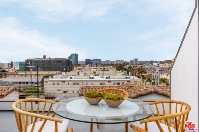 11337 Pearl Street, Los Angeles CA: https://media.crmls.org/mediaz/1b9feaaf-6f75-44dd-8862-06f8a9937fec.jpg
