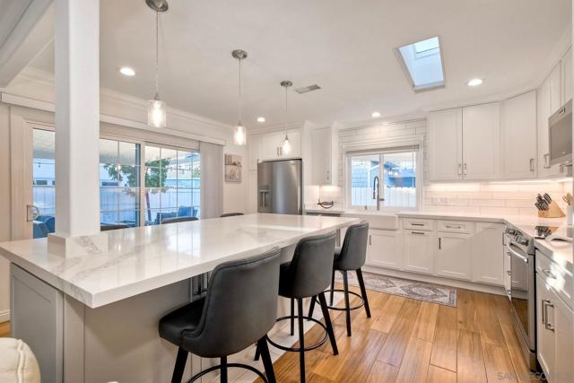 1221 4th St, San Diego CA: https://media.crmls.org/mediaz/1b9ffa09-411d-4891-bb69-d7b7d53e5007.jpg