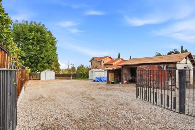 10614 Merriman Road, Cupertino CA: https://media.crmls.org/mediaz/1ba0d3ad-cb73-446d-9eaa-97f256944ed3.jpg