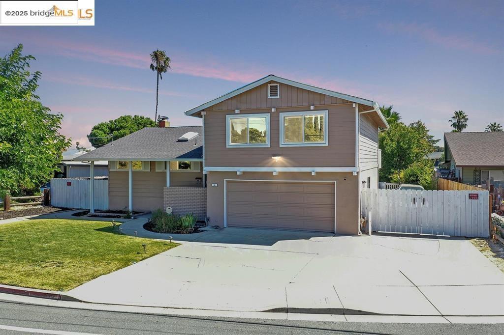 89 W Lake Dr
