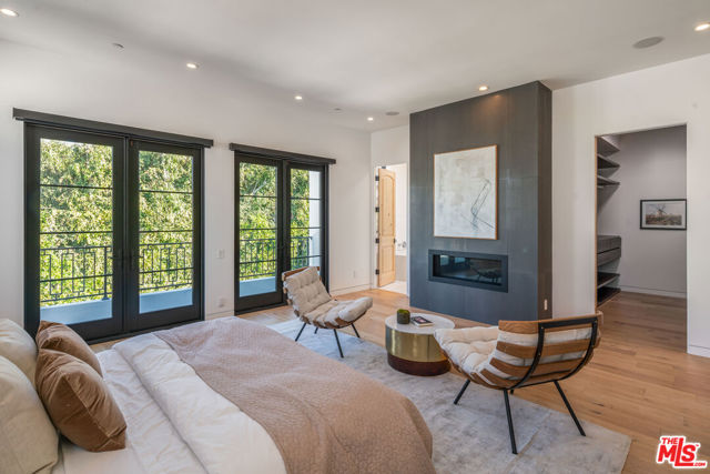 636 N Kilkea Drive, Los Angeles CA: https://media.crmls.org/mediaz/1ba18444-4dd6-47ea-a07b-4b347f2e5f38.jpg