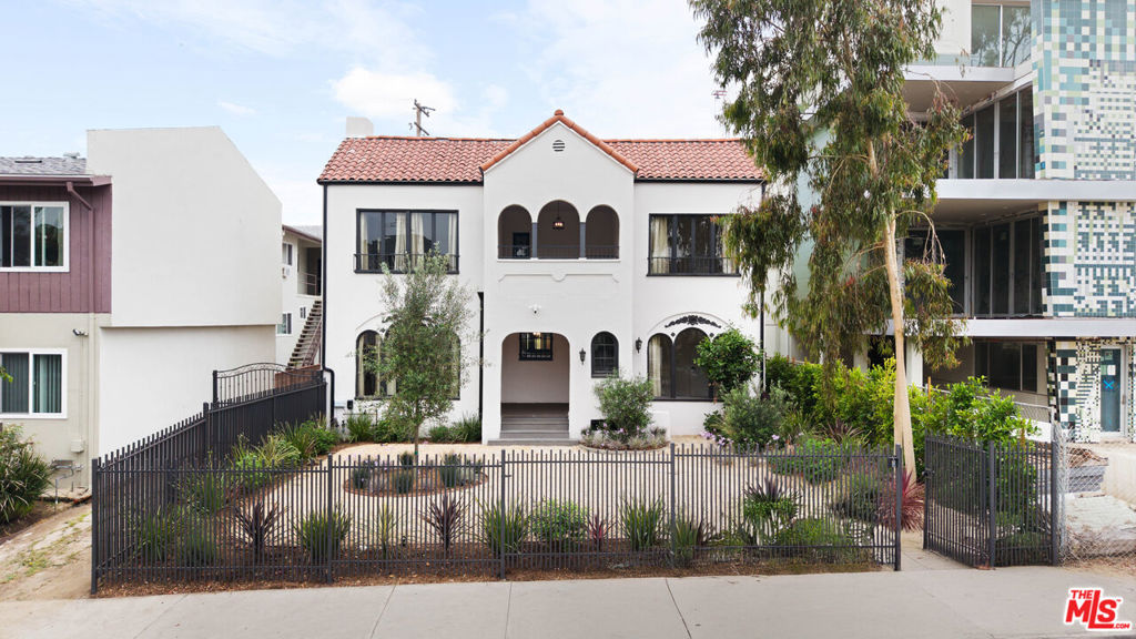 1007 N Genesse