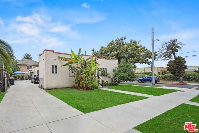 3836 S Gramercy Place, Los Angeles CA: https://media.crmls.org/mediaz/1ba20f6f-36b4-4d72-8f58-be42a6013eaa.jpg