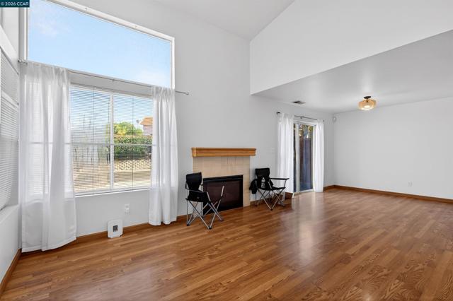 1758 Nandina Ct, Antioch CA: https://media.crmls.org/mediaz/1ba2115d-b781-43b8-bb05-7da9225022a1.jpg