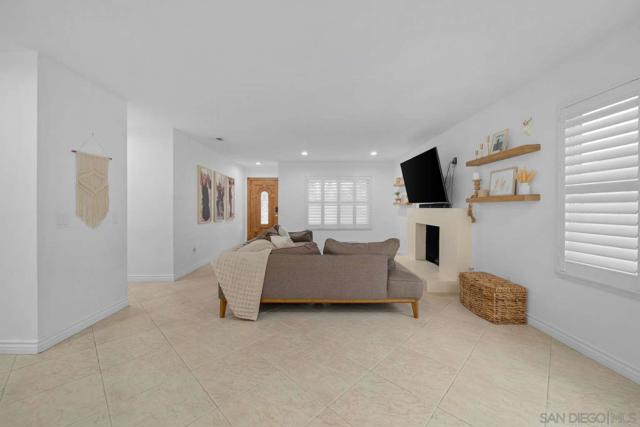 9026 W Hamilton St, Rancho Cucamonga CA: https://media.crmls.org/mediaz/1ba2a4aa-e034-4088-a619-c733ab7f4f50.jpg