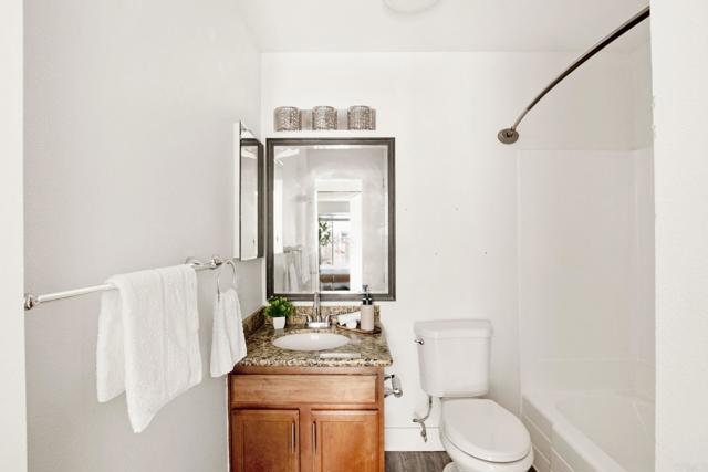 3456 Castle Glen Dr, Mission Valley CA: https://media.crmls.org/mediaz/1ba2f53f-9384-4d67-87ab-724f08fce8ce.jpg