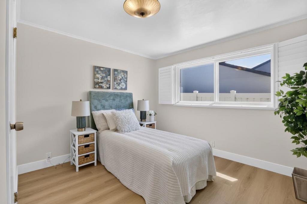 https://media.crmls.org/mediaz/1ba358ac-964d-4f83-8623-4b85c49f2688.jpg?preset=X-Large