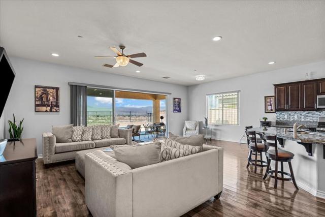 85115 Stazzano Place, Indio CA: https://media.crmls.org/mediaz/1ba37d57-de98-4b22-a574-b9622a96b90b.jpg