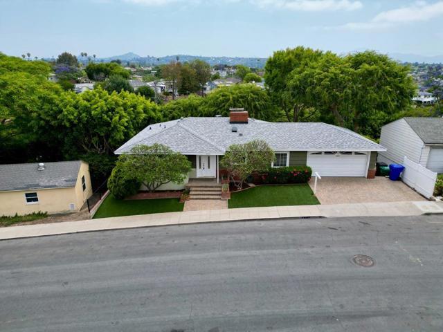 4371 Logrono Dr., San Diego CA: https://media.crmls.org/mediaz/1ba3f096-f4c4-48c4-a92f-b0ded0adbd1c.jpg
