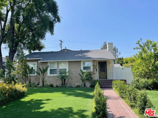 13964 La Maida Street, Sherman Oaks CA: https://media.crmls.org/mediaz/1ba43810-167c-4e2d-b8c5-6a0a00b0d51c.jpg