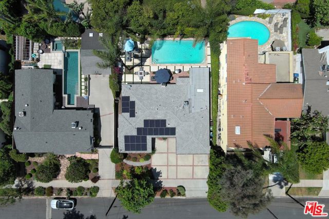13155 Hartsook Street, Sherman Oaks CA: https://media.crmls.org/mediaz/1ba48436-0e02-4302-8a79-a6c1ae8e56f1.jpg