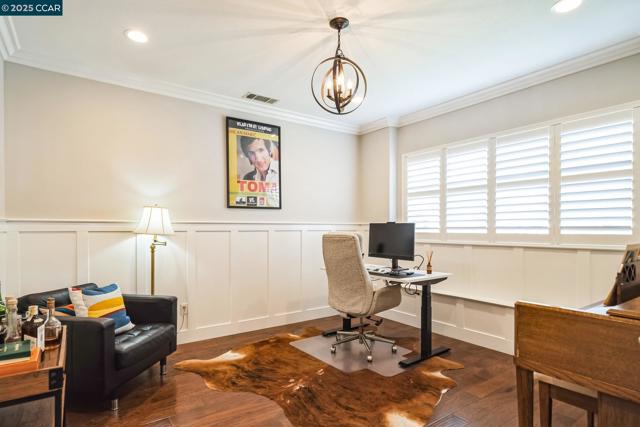 2261 Genoa St, Danville CA: https://media.crmls.org/mediaz/1ba4fd73-6407-4386-b146-704d0ace4bf3.jpg