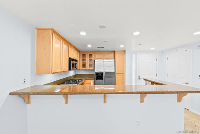 301 W G St, San Diego CA: https://media.crmls.org/mediaz/1ba55015-c46a-445b-bfbb-7f54c805908a.jpg