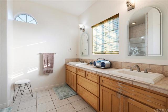 Detail Gallery Image 23 of 34 For 4546 Conrad Dr, La Mesa,  CA 91941 - 4 Beds | 3 Baths