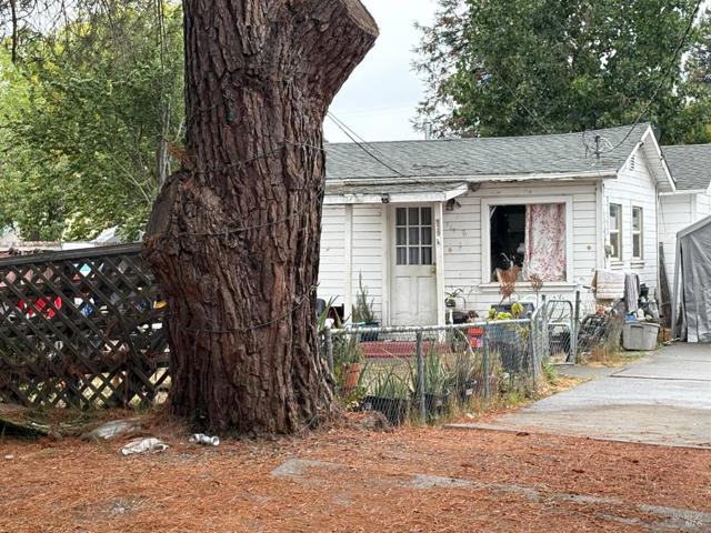 929 Hendley Street, Santa Rosa CA: https://media.crmls.org/mediaz/1ba70528-3a99-4a46-a03c-54c8360ca6c2.jpg
