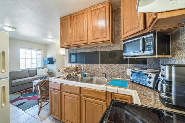 2861 Fordham Street, East Palo Alto CA: https://media.crmls.org/mediaz/1ba75ef0-8aa3-4056-948e-9933b5fda8f8.jpg