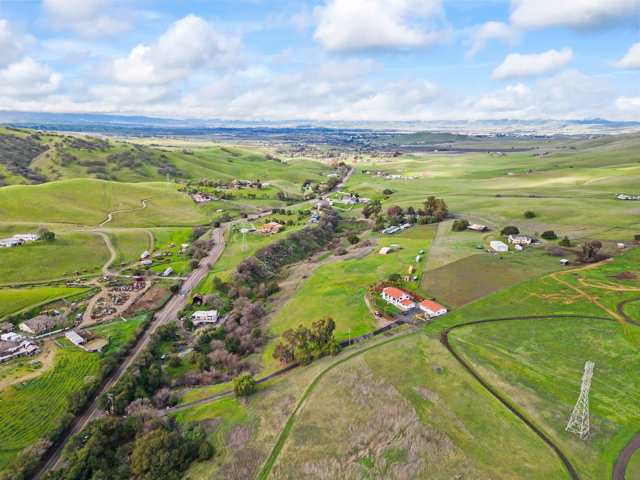 12200 Tesla Rd, Livermore CA: https://media.crmls.org/mediaz/1ba7dee1-c71c-4d58-b9d4-324864f9d81e.jpg