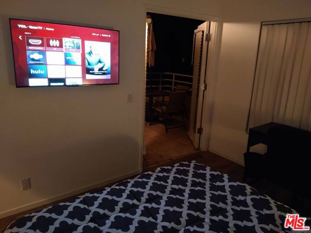 8613 Franklin Avenue, Los Angeles CA: https://media.crmls.org/mediaz/1ba810ac-3f77-4362-bfaa-43fc3214876e.jpg